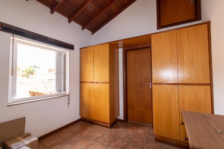 Casa à venda com 444m², 6 quartos e 5 vagas Casa à venda com 444m², 6 quartos e 5 vagasQuarto 5