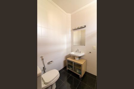 Casa à venda com 444m², 6 quartos e 5 vagas Casa à venda com 444m², 6 quartos e 5 vagasBanheiro do Quarto 2