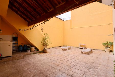 Quintal de casa à venda com 4 quartos, 450m² em Vila Oratorio, São Paulo