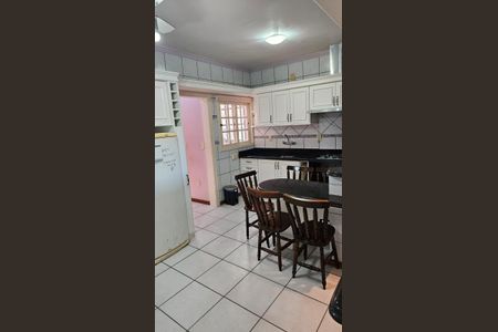 Cozinha  de casa para alugar com 3 quartos, 310m² em São Luís, Canoas