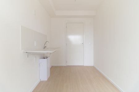 Cozinha  de kitnet/studio à venda com 1 quarto, 17m² em Vila Dom Pedro I, São Paulo