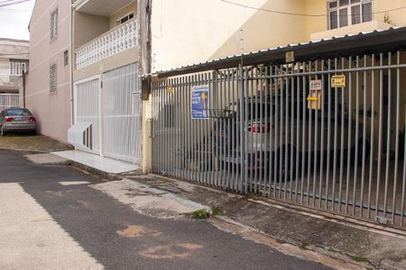 Casa para alugar com 80m², 2 quartos e 2 vagasFachada
