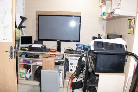 Casa para alugar com 80m², 2 quartos e 2 vagasQuarto 1