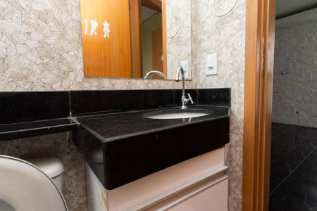 Apartamento à venda com 48m², 2 quartos e 1 vaga Apartamento à venda com 48m², 2 quartos e 1 vagaBanheiro