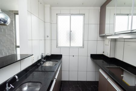 Apartamento à venda com 48m², 2 quartos e 1 vaga Apartamento à venda com 48m², 2 quartos e 1 vagaCozinha e Área de Serviço