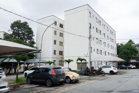 Apartamento à venda com 48m², 2 quartos e 1 vaga Apartamento à venda com 48m², 2 quartos e 1 vagaFachada do bloco