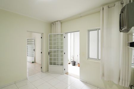 Casa para alugar com 70m², 1 quarto e sem vaga