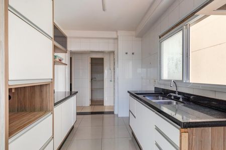 Apartamento à venda com 155m², 4 quartos e 3 vagasFoto 01