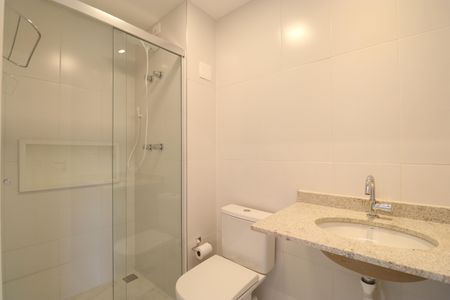 Banheiro de kitnet/studio à venda com 1 quarto, 28m² em Pompeia, São Paulo