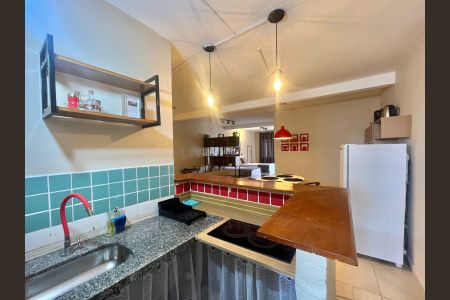 Sala e Cozinha de kitnet/studio para alugar com 2 quartos, 50m² em Jardim do Trevo, Campinas