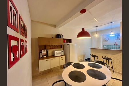 Sala e Cozinhazinha de kitnet/studio para alugar com 2 quartos, 50m² em Jardim do Trevo, Campinas