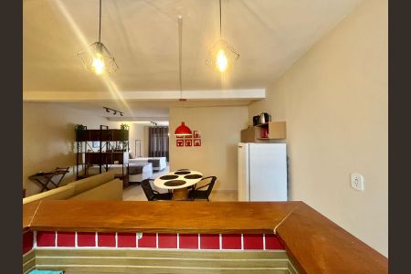 Sala e cozinha de kitnet/studio para alugar com 2 quartos, 50m² em Jardim do Trevo, Campinas