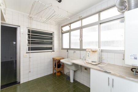 Apartamento para alugar com 133m², 3 quartos e 1 vagaÁrea de Serviço