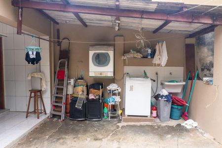 Casa à venda com 400m², 3 quartos e 1 vaga Casa à venda com 400m², 3 quartos e 1 vagaLavanderia