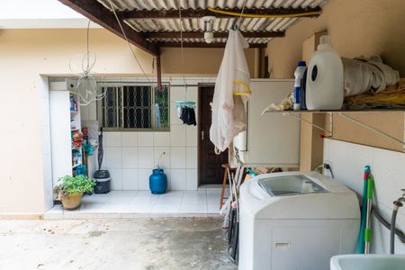 Casa à venda com 400m², 3 quartos e 1 vaga Casa à venda com 400m², 3 quartos e 1 vagaLavanderia