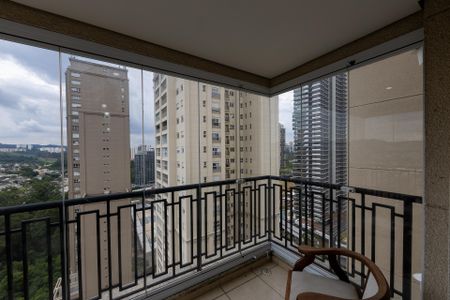 Varanda de kitnet/studio para alugar com 1 quarto, 50m² em Alphaville Conde Ii, Barueri