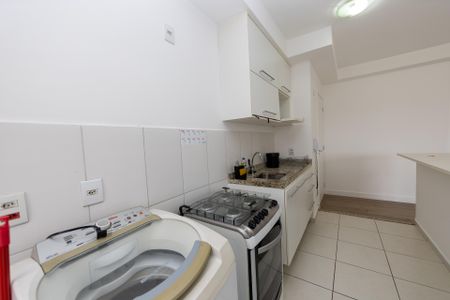 Studio para alugar com 50m², 1 quarto e sem vaga Studio para alugar com 50m², 1 quarto e sem vagaSala_Cozinha