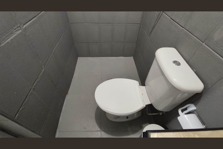 Casa para alugar com 55m², 2 quartos e sem vaga Casa para alugar com 55m², 2 quartos e sem vagaBanheiro Social