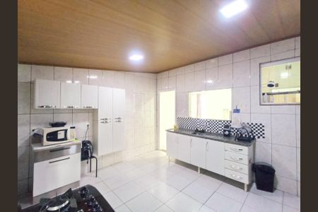 Casa para alugar com 2 quartos, 140m² em Petrópolis, Betim