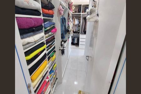 Apartamento à venda com 135m², 3 quartos e 3 vagasCloset