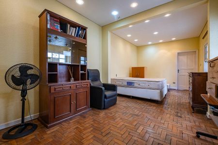 Casa para alugar com 400m², 5 quartos e 6 vagas Casa para alugar com 400m², 5 quartos e 6 vagasQuarto 1