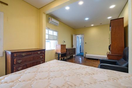 Casa para alugar com 400m², 5 quartos e 6 vagas Casa para alugar com 400m², 5 quartos e 6 vagasQuarto 1