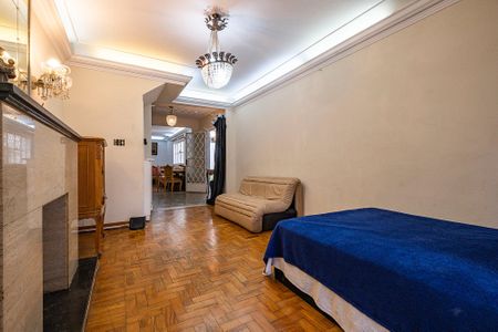 Casa para alugar com 400m², 5 quartos e 6 vagas Casa para alugar com 400m², 5 quartos e 6 vagasSala 1
