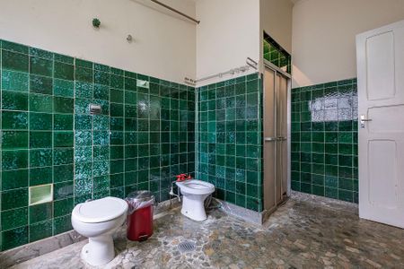 Casa para alugar com 400m², 5 quartos e 6 vagas Casa para alugar com 400m², 5 quartos e 6 vagasBanheiro