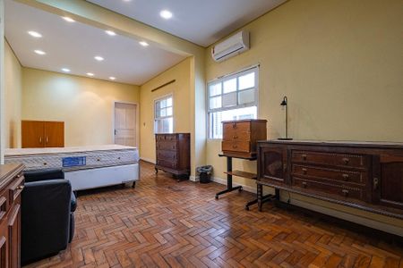 Casa para alugar com 400m², 5 quartos e 6 vagas Casa para alugar com 400m², 5 quartos e 6 vagasQuarto 1