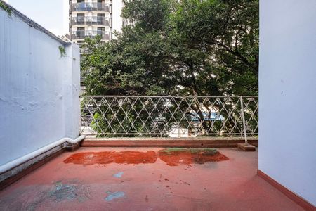 Casa para alugar com 400m², 5 quartos e 6 vagas Casa para alugar com 400m², 5 quartos e 6 vagasQuarto 3 - Varanda