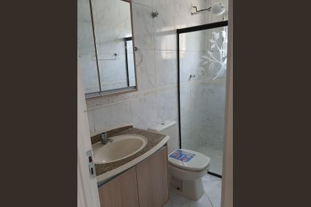 Banheiro de apartamento para alugar com 2 quartos, 55m² em Demarchi, São Bernardo do Campo