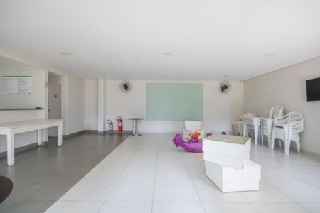 Apartamento para alugar com 49m², 2 quartos e 1 vagaÁrea comum - Salão de festas