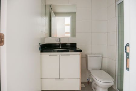 Banheiro de apartamento para alugar com 1 quarto, 30m² em Quitaúna, Osasco