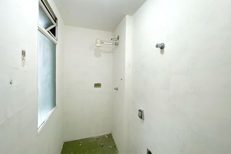 Banheiro de kitnet/studio à venda com 1 quarto, 50m² em Lourdes, Belo Horizonte