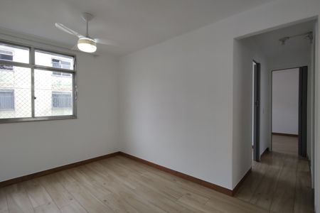 Sala de apartamento para alugar com 2 quartos, 50m² em Taquara, Rio de Janeiro