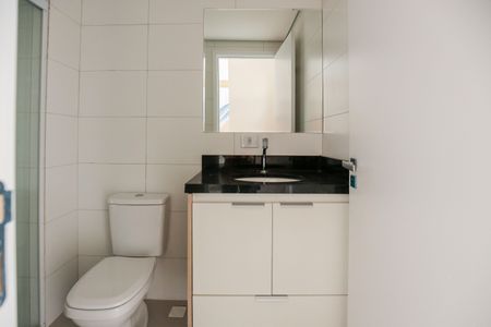 Banheiro de apartamento para alugar com 1 quarto, 30m² em Quitaúna, Osasco