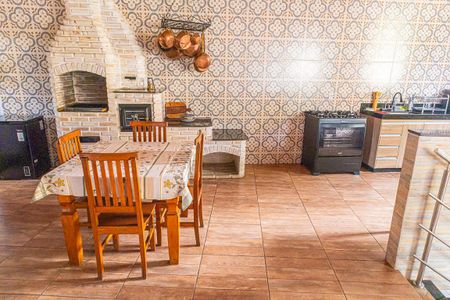 Casa à venda com 229m², 4 quartos e 2 vagas Casa à venda com 229m², 4 quartos e 2 vagasÁrea gourmet