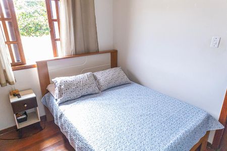 Casa à venda com 229m², 4 quartos e 2 vagas Casa à venda com 229m², 4 quartos e 2 vagasQuarto 4