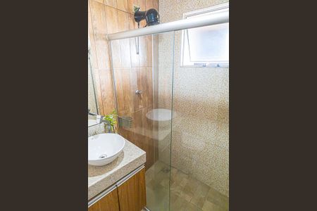 Casa à venda com 229m², 4 quartos e 2 vagas Casa à venda com 229m², 4 quartos e 2 vagasBanheiro 2