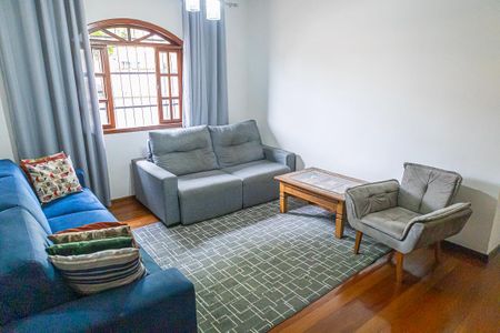Sala de casa à venda com 4 quartos, 229m² em Céu Azul, Belo Horizonte