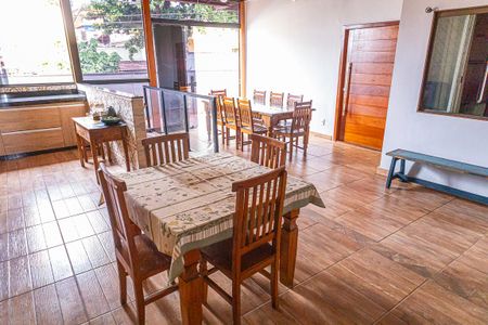 Casa à venda com 229m², 4 quartos e 2 vagas Casa à venda com 229m², 4 quartos e 2 vagasÁrea gourmet