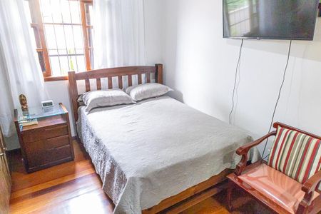 Casa à venda com 229m², 4 quartos e 2 vagas Casa à venda com 229m², 4 quartos e 2 vagasQuarto 3/ suite