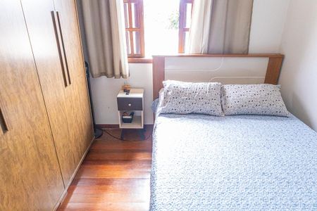 Casa à venda com 229m², 4 quartos e 2 vagas Casa à venda com 229m², 4 quartos e 2 vagasQuarto 4