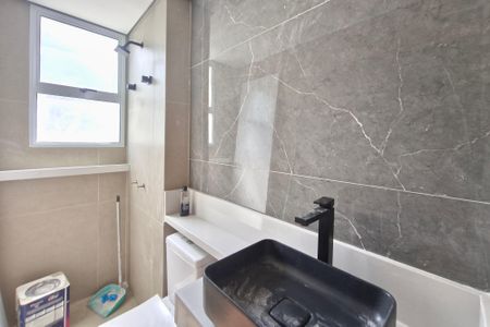 Apartamento à venda com 49m², 2 quartos e 1 vaga Apartamento à venda com 49m², 2 quartos e 1 vagaBanheiro Social