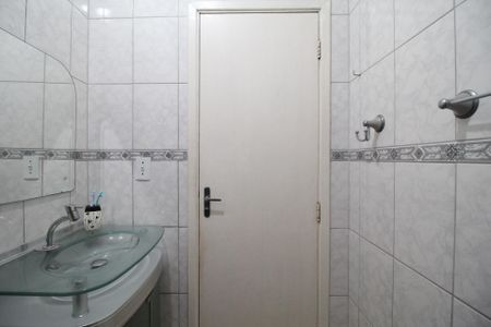 Casa à venda com 260m², 3 quartos e 2 vagas Casa à venda com 260m², 3 quartos e 2 vagasBanheiro