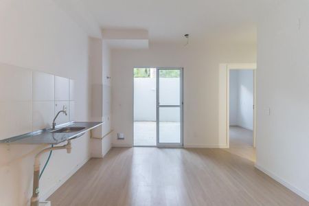 Sala/Cozinha de apartamento para alugar com 2 quartos, 61m² em Jardim Santo Antonio, Poá