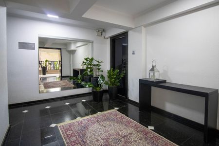 Apartamento à venda com 117m², 2 quartos e 1 vaga Apartamento à venda com 117m², 2 quartos e 1 vagaHall de entrada