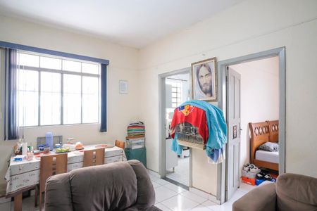 Casa à venda com 145m², 2 quartos e 2 vagasSala