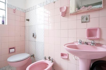 Casa à venda com 145m², 2 quartos e 2 vagasBanheiro