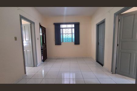 Casa à venda com 145m², 2 quartos e 2 vagas Casa à venda com 145m², 2 quartos e 2 vagasSala